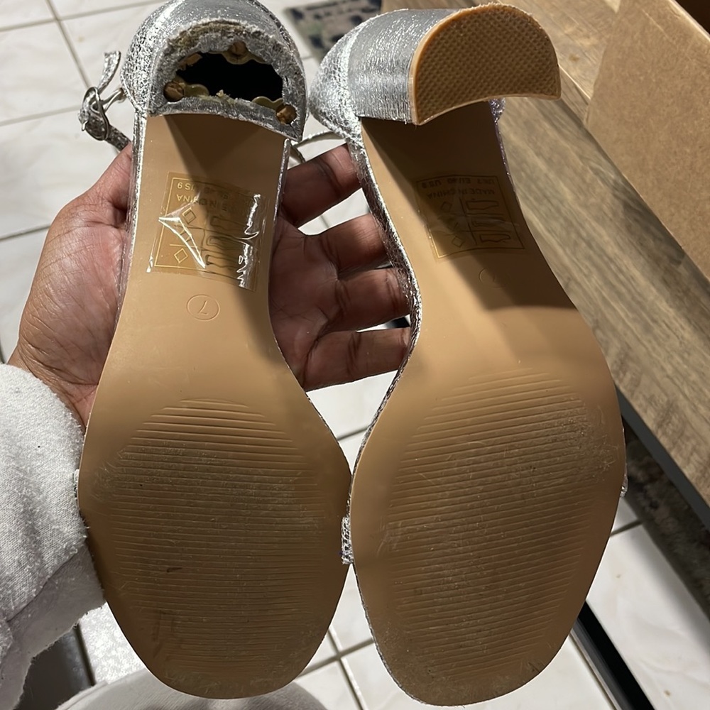 Silver block heels - Picture 4 of 4